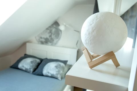 Bed, Night