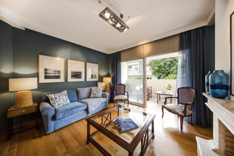 Communal lounge/ TV room, Living room