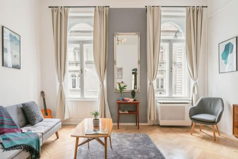 Day, Bedroom, Street view