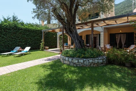 Shower, Patio, Garden, Dining area, Garden view, Sea view