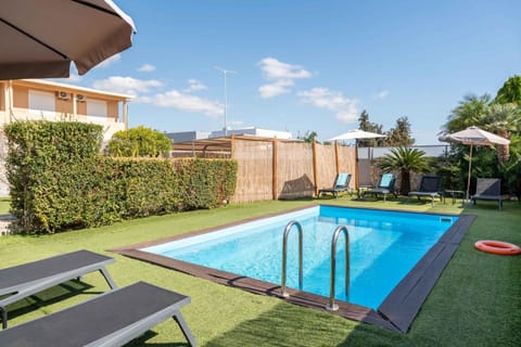 Garden, Garden, Swimming pool, sunbed