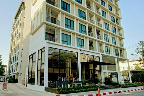 Property building, Day, Location