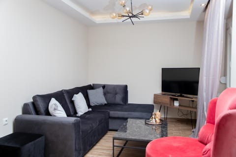 Communal lounge/ TV room, TV and multimedia, Living room, Seating area, Evening entertainment