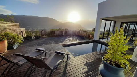 Swimming pool, Sunrise