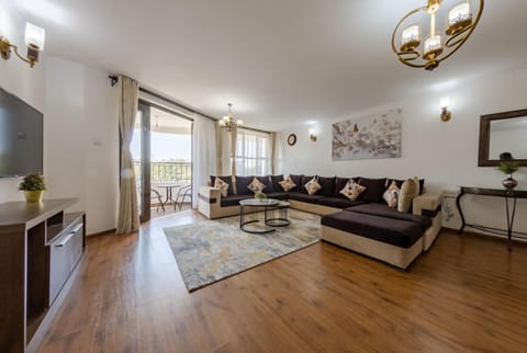 TV and multimedia, Living room, Seating area, Evening entertainment