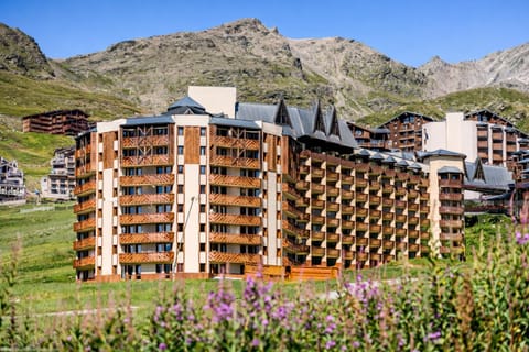 Property building, Nearby landmark, Spring, Day, Natural landscape, Mountain view