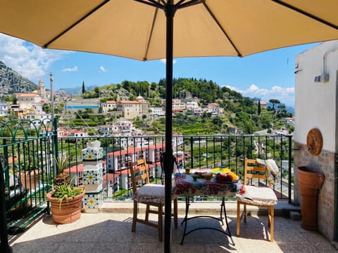 Balcony/Terrace, City view