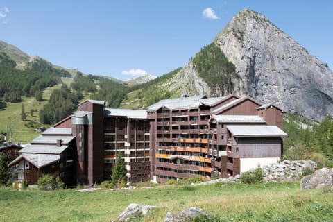 Property building, Nearby landmark, Day, Natural landscape, Mountain view