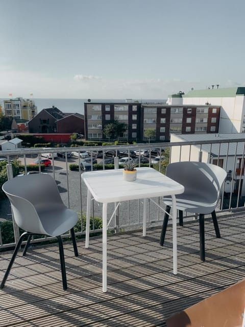 Neighbourhood, View (from property/room), View (from property/room), Balcony/Terrace, Beach