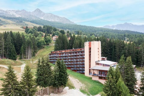 Property building, Nearby landmark, Spring, Natural landscape, Bird's eye view, Mountain view