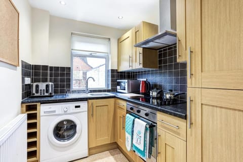 Cloud View Cottage House in Congleton