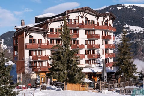 Property building, Nearby landmark, Day, Natural landscape, Winter