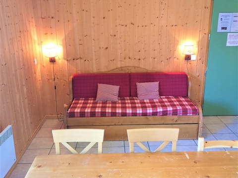 Chalet 3 pièces à La Joue du Loup avec parking, 7 personnes - FR-1-863-4 Chalet in Provence-Alpes-Côte d'Azur