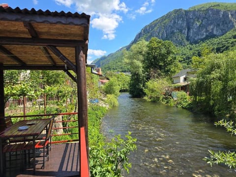 Nearby landmark, Lake view