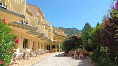 Hôtel Sous l'Olivier Hotel in Buis-les-Baronnies