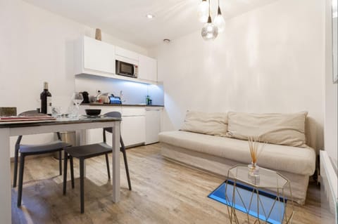 Kitchen or kitchenette, Living room, Dining area