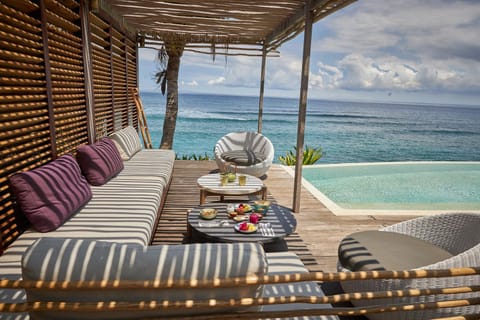 Natural landscape, View (from property/room), Balcony/Terrace, Seating area, Dining area, Pool view, Sea view, Swimming pool, sunbed