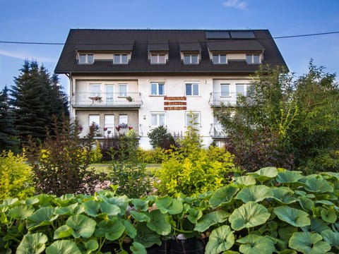 Facade/entrance, Day, Summer, Garden