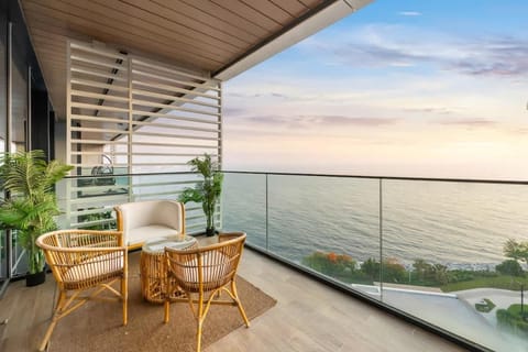 FAM Living Bluewaters - Island Living - Ain Dubai & Sea View Apartment in Dubai