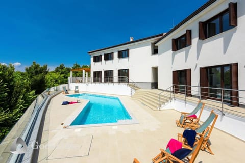 Property building, Pool view, Swimming pool