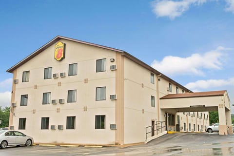 Facade/entrance, Day, On site