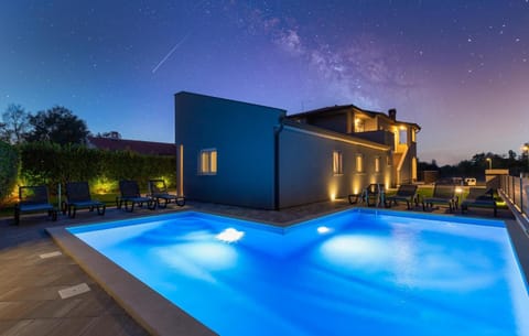 Night, Swimming pool