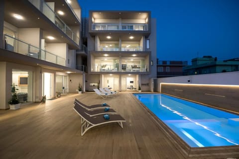 Patio, Swimming pool, Swimming pool