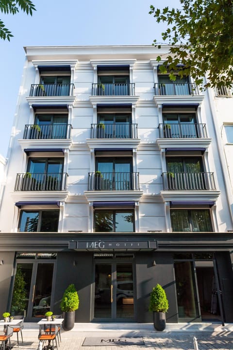Property building, Facade/entrance