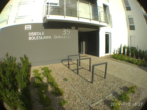 Property building, Facade/entrance, Day