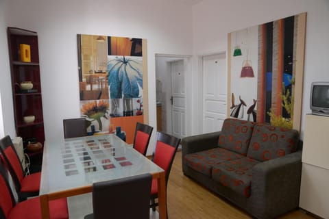 Living room, Seating area, Dining area