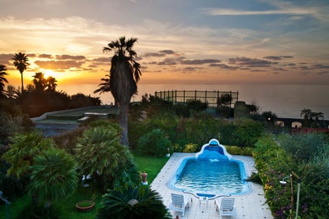 Pool view, Sea view, Swimming pool, Swimming pool, Sunset