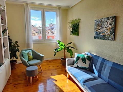 Living room, Street view, hair dresser