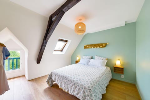 Bed, Photo of the whole room, Bedroom