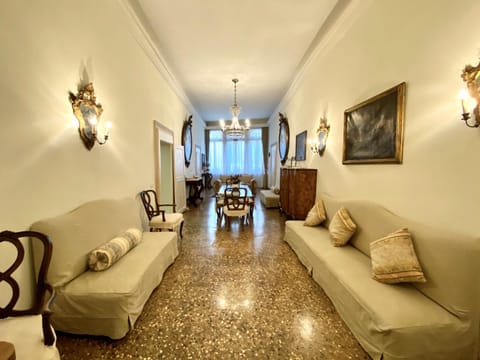 Living room, Lounge or bar, Seating area