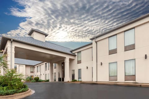 Property building, Day, On site, Time of day