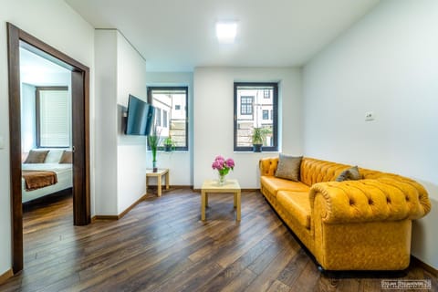 Living room, Photo of the whole room, Seating area