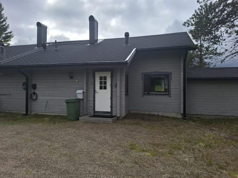 Property building, Facade/entrance, Day