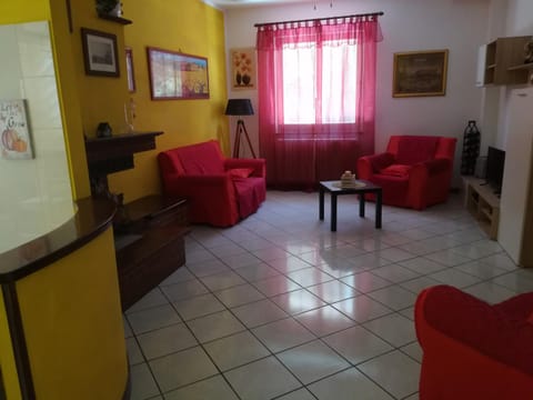 Communal lounge/ TV room, Living room, Seating area