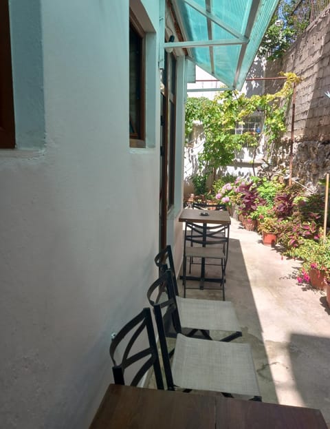 Isufi Guest Houses Bed and Breakfast in Sarandë