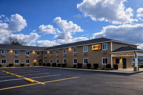 Property building, Facade/entrance, Parking