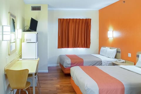 Photo of the whole room, On site