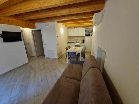 casa antico borgo - appartamento 1 Apartment hotel in Brenzone sul Garda