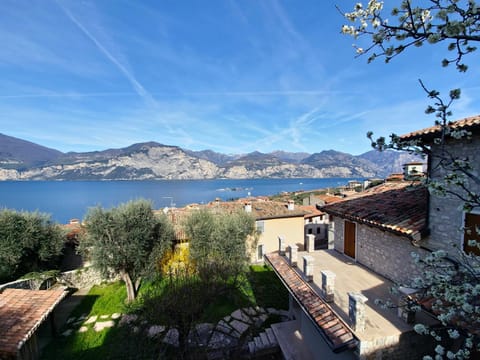 casa antico borgo - appartamento 1 Apartment hotel in Brenzone sul Garda