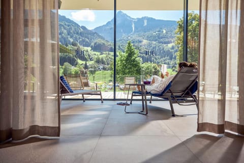 Spring, Natural landscape, View (from property/room), Spa and wellness centre/facilities, Mountain view, sunbed