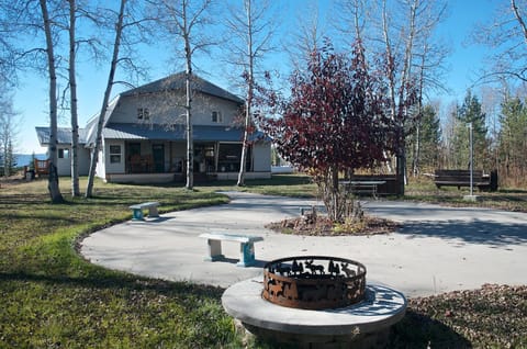 Moose Drool by KABINO 5 acres Fire Pit Pool Table Ping Pong Foosball WiFi Grill Mtn Trails House in Idaho