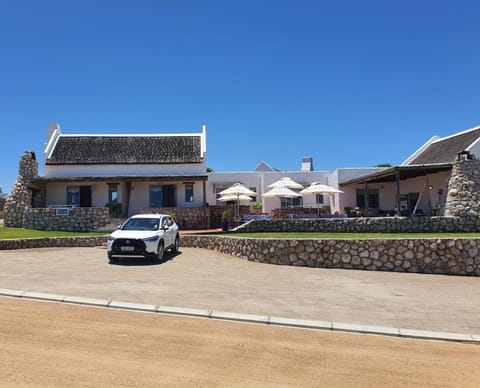 Property building, Day, Parking