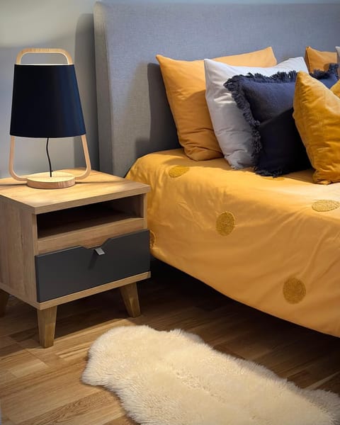 Bed, Bedroom