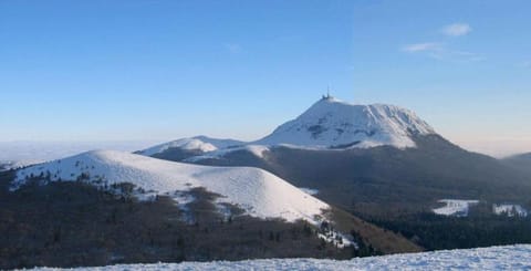 Nearby landmark, Natural landscape, Winter, Mountain view