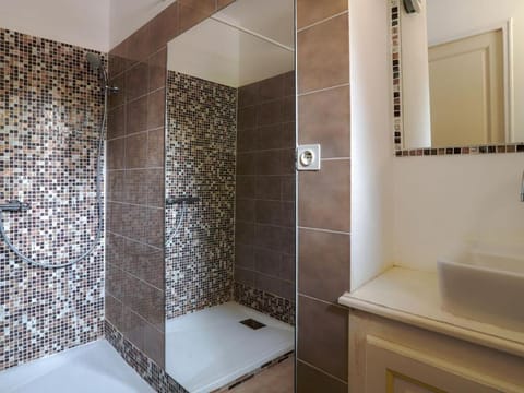 Shower, Bathroom, Bathroom