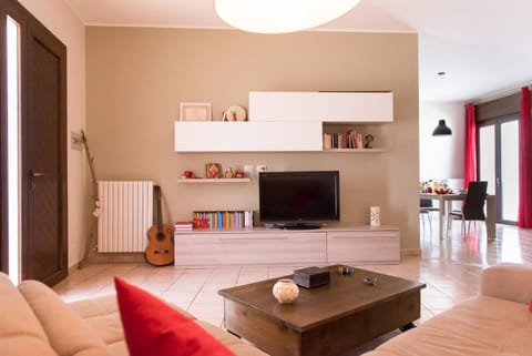 Communal lounge/ TV room, Seating area